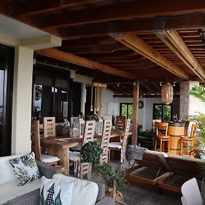 Maison d'hôtes 180 Degrees Self-catering Victoria